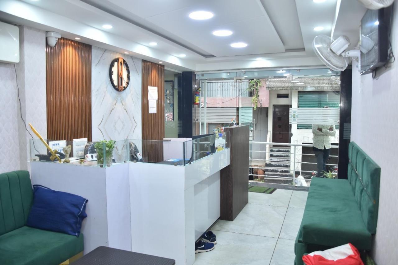 Green Leaf Hotel Ujjain Exteriör bild