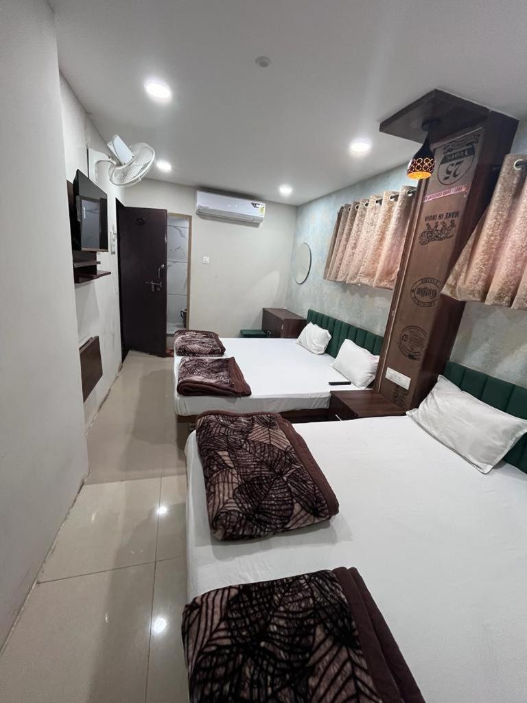 Green Leaf Hotel Ujjain Exteriör bild
