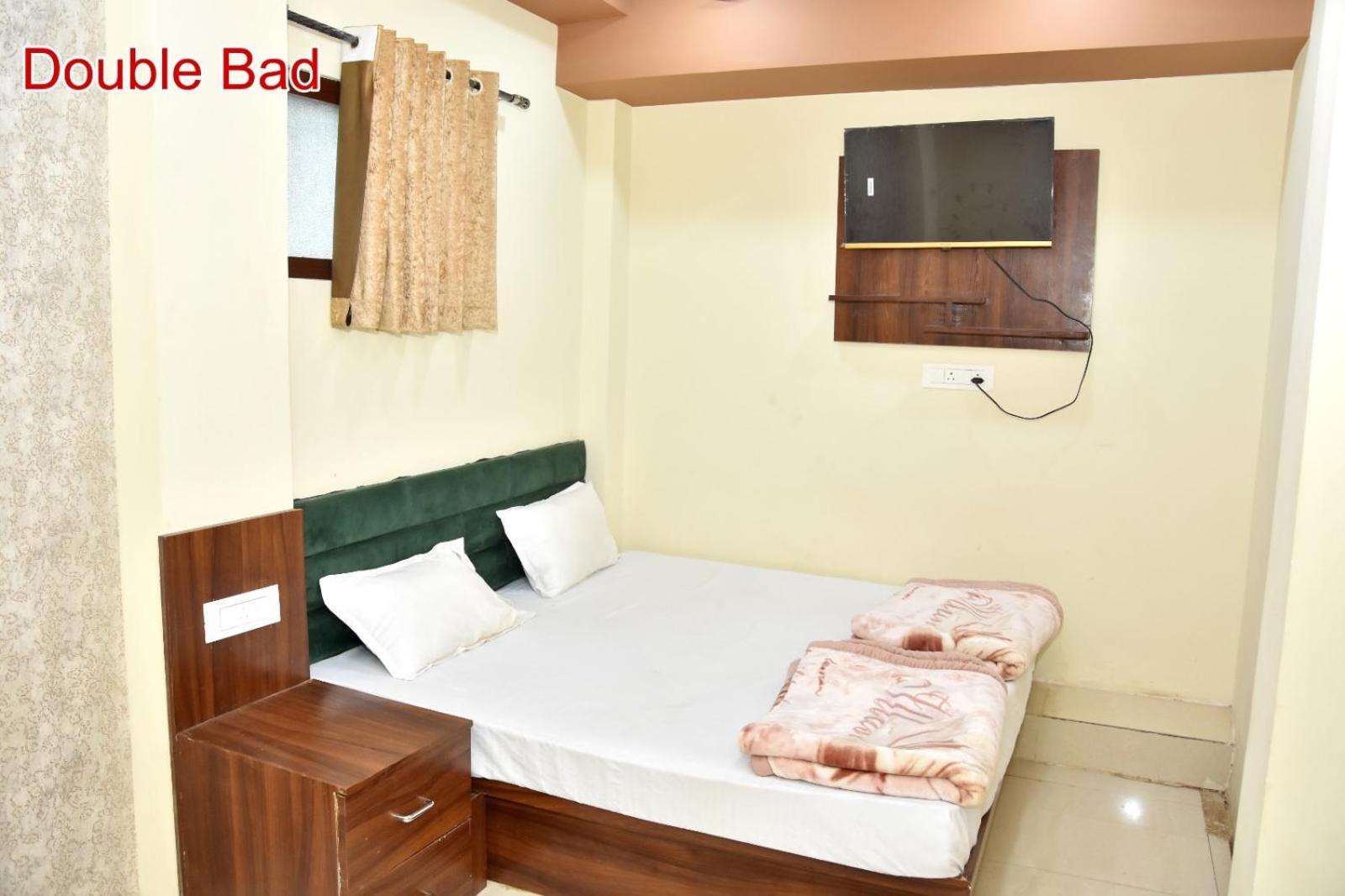 Green Leaf Hotel Ujjain Exteriör bild
