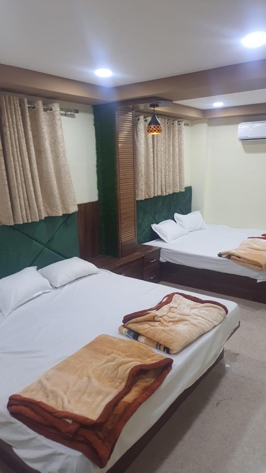 Green Leaf Hotel Ujjain Exteriör bild