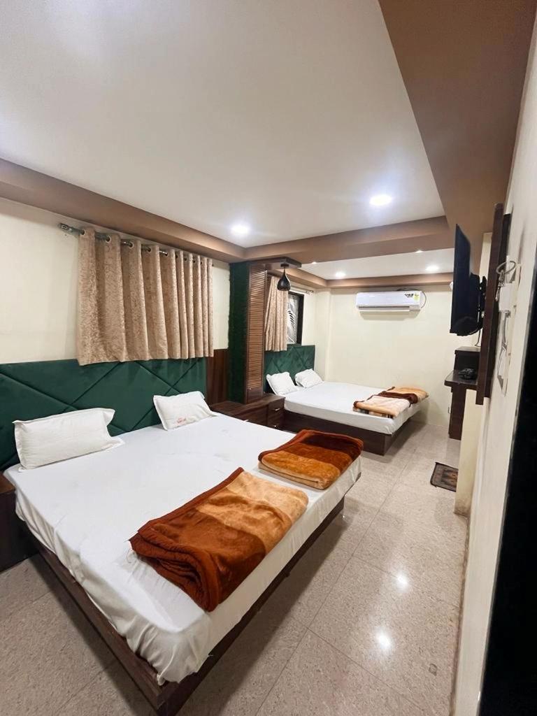 Green Leaf Hotel Ujjain Exteriör bild