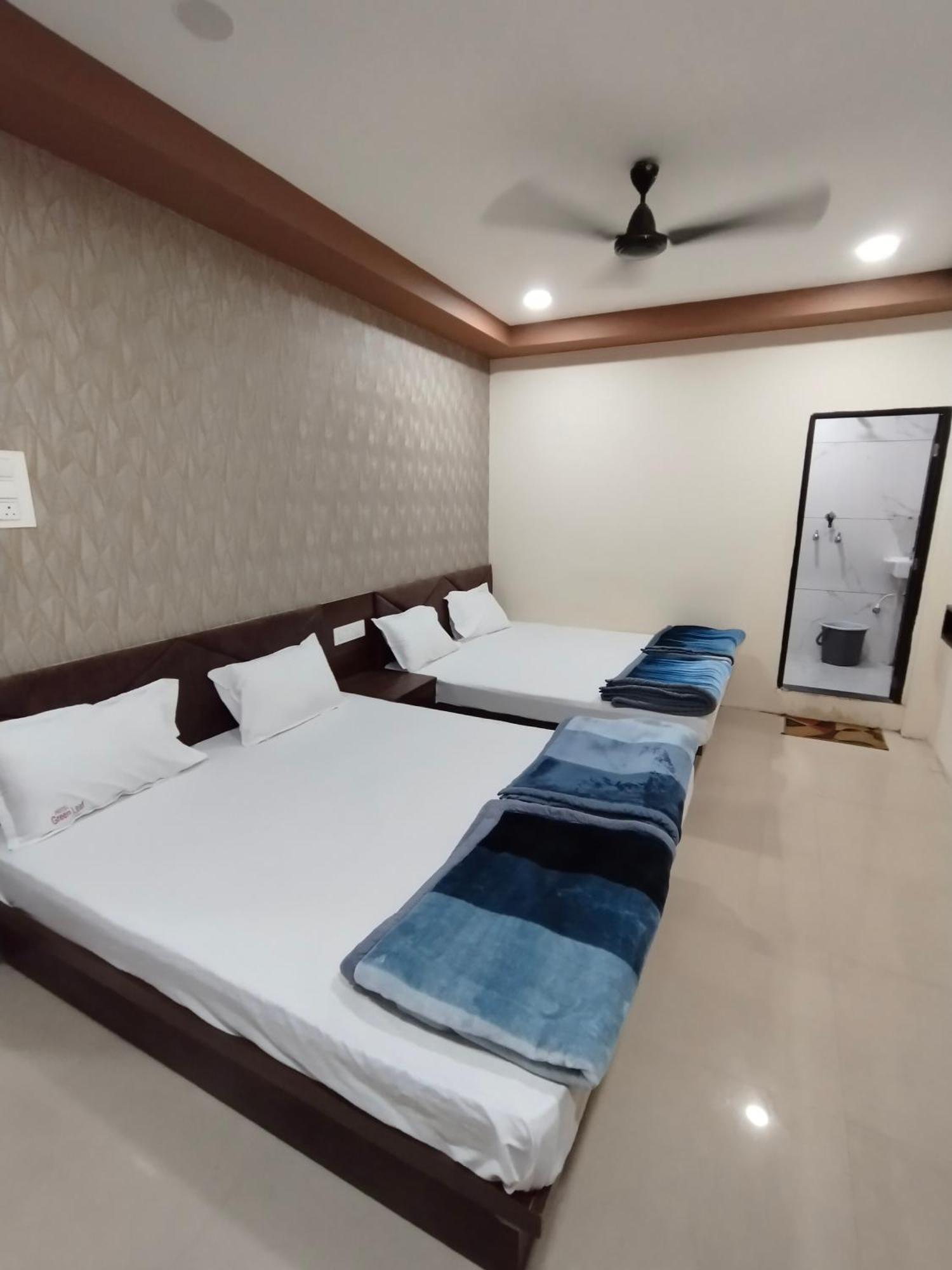 Green Leaf Hotel Ujjain Exteriör bild